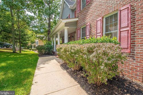 104 Redbud Cir, Cross Junction, VA 22625-2538