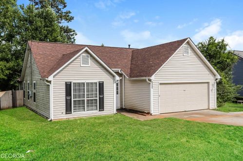 6190 Pembroke Dr, Rex GA  30273-1244 exterior