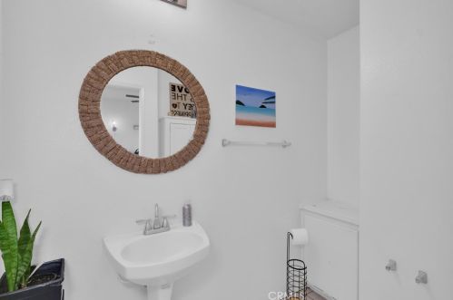 1527 Prestwick Dr, Riverside CA  92507-8448 exterior