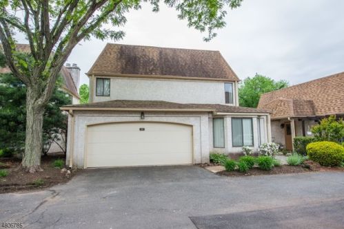59 Carriage Pl, Edison, NJ 08820-4017