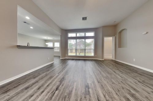 9915 Tulip St, Conroe TX  77385-7603 exterior