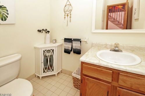 81 Overlook Dr, Hackettstown NJ  07840-4610 exterior