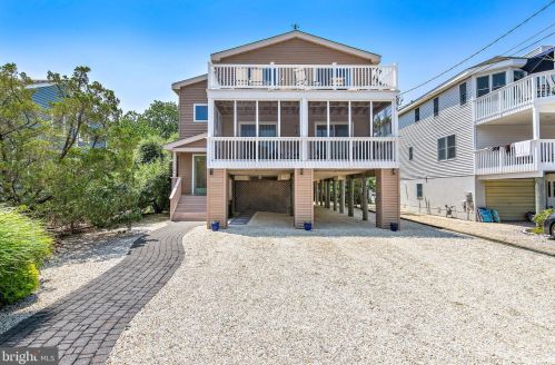12 21st St, Barnegat Light, NJ 08006-1418
