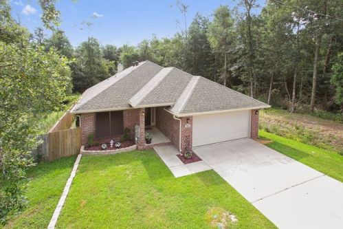 9979 Kahana St, Bay Saint Louis, MS 39525-4436
