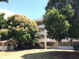2512 Kapiolani Blvd, Honolulu HI  96826-4747 exterior