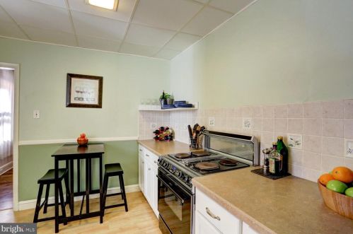 521 Walnut St, Lancaster PA  17603-3305 exterior