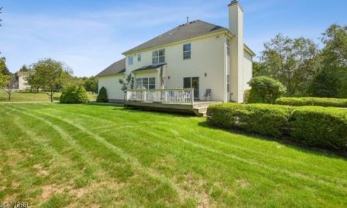 10 Meadow Ln, Mount Olive, NJ 07828-2222