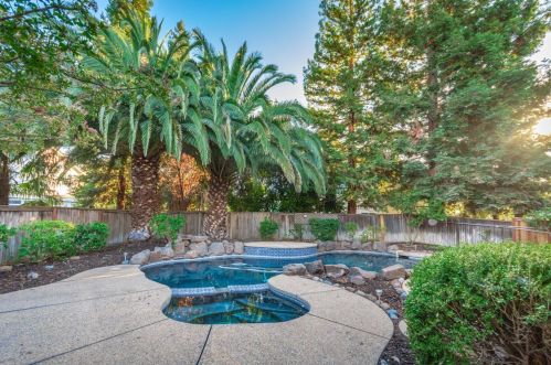 3824 Riviera Ln, Elk Grove, CA 95758-4620