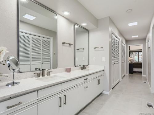 24 Beacon Hill Ln, Englewood CO  80111-5244 exterior