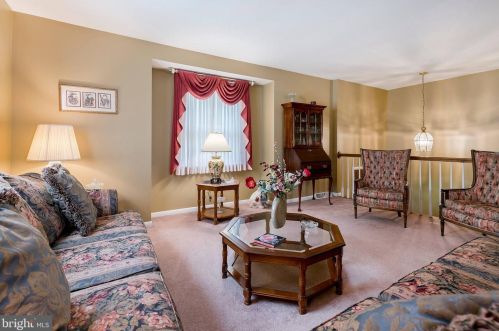 303 Devon Dr, Lancaster PA  17603-4609 exterior