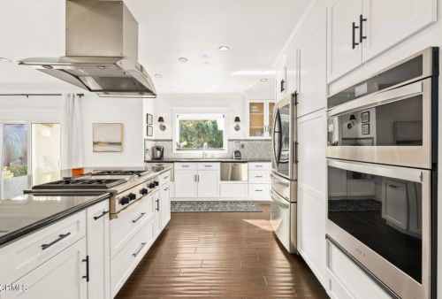 2358 Caracas St, Glendale CA  91214-3003 exterior