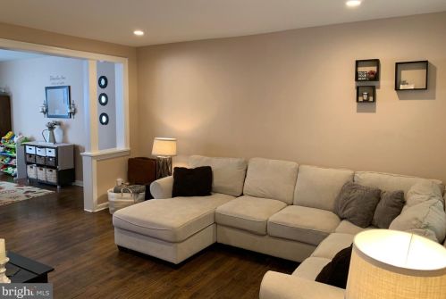 151 2nd Ave, Roebling, NJ 08554-1002