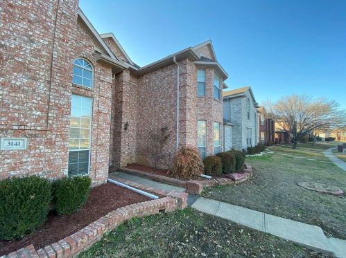 3141 Irvine Dr, Carrollton, TX 75007-3745