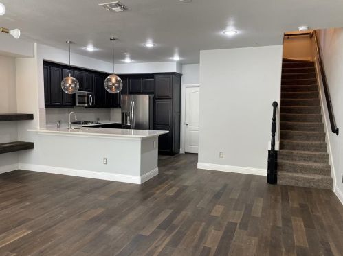 2729 Troutt Dr, Carrollton TX  75010-4255 exterior