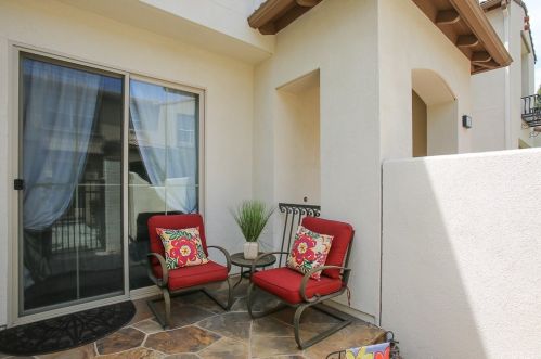 146 Hedge Bloom, Irvine CA  92618-1517 exterior