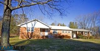 1020 Deer Run Dr, Earlysville, VA 22936-9527