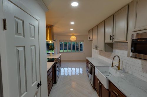 3829 Crown Shore Dr, Dallas TX  75244-7136 exterior