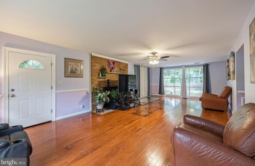 14519 Pine Ln, Woodbridge, VA 22191-2813