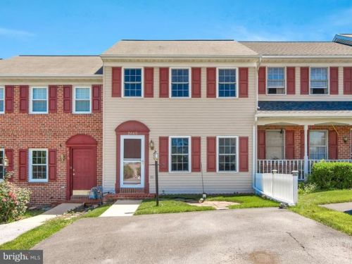 2665 Woodmont Dr, York, PA 17404-8450