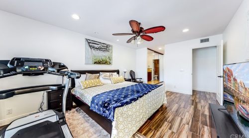 5255 Thorn Tree Ln, Irvine CA  92612-2346 exterior