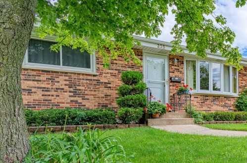 225 Cherry St, Itasca, IL 60143-2103