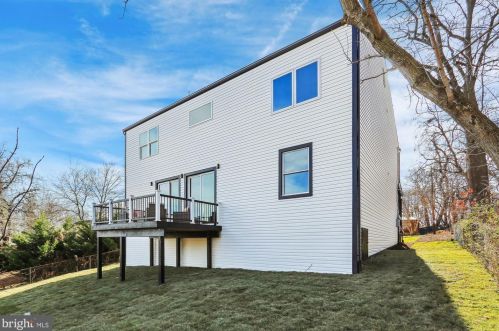 6615 Gude Ave, Silver Spring MD 20912-4827 exterior