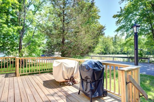15 Tess Dr, Lafayette, NJ 07848-4438