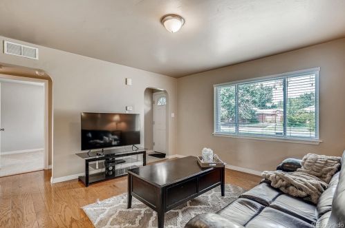 950 Elm Pl, Denver, CO 80229-4525