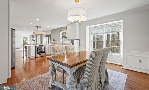 9625 Woodedge Dr, Springfield VA  22015-3017 exterior