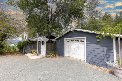 26300 Green Acres Rd, Cape Horn, CA 95713-9485