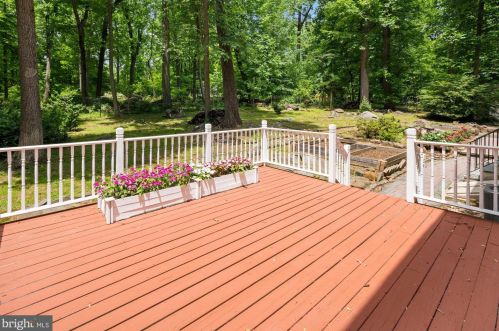 1063 Stuart Rd, Princeton NJ  08540-1219 exterior