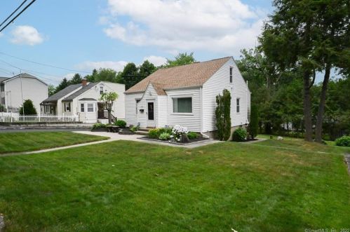 356 Newridge Ave, Waterbury, CT 06708-1020