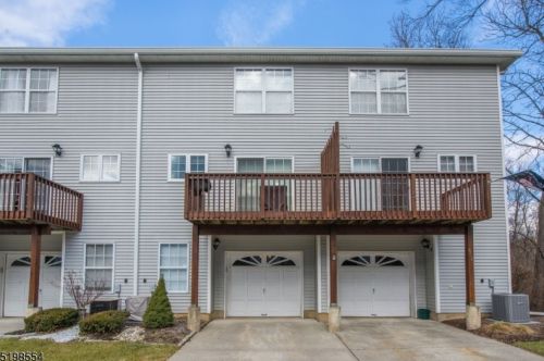 605 Tulsa Ct, Hackettstown NJ  07840-1694 exterior