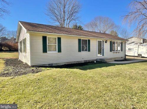 257 High View Dr, Maurertown, VA 22644-2673