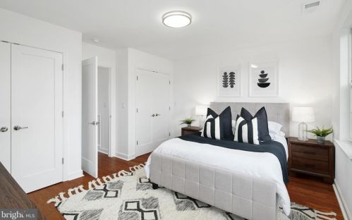 1828 12 St, Philadelphia PA 19147-4532 exterior