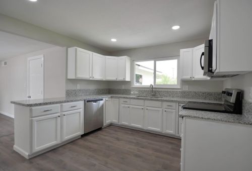 2020 Tokay Ave, Turlock CA  95380-4345 exterior
