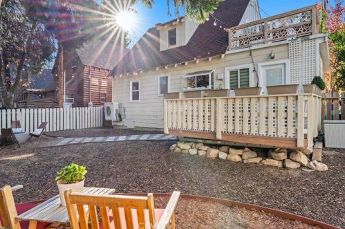 381 Maple Dr, Lake Arrowhead, CA 92352-9707
