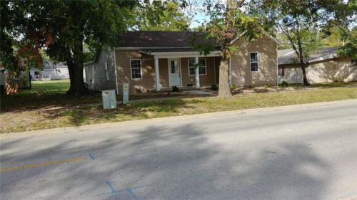 231 Franklin St, Boulder, IL 62231-1921