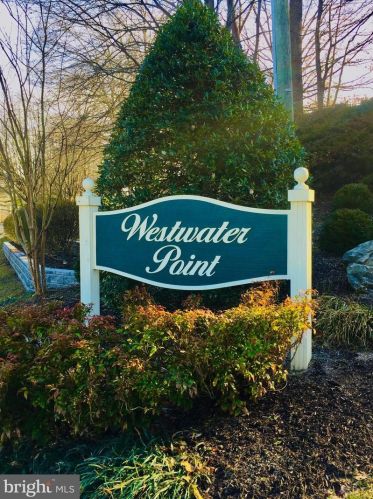 7436 Ridge Oak Ct, Springfield, VA 22153-1916