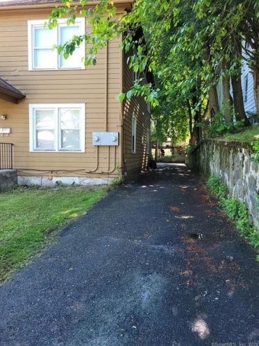 900 Cooke St, Waterbury, CT 06704-1908