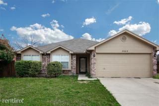 8005 Yacht Club Dr, Rowlett TX  75089-2509 exterior