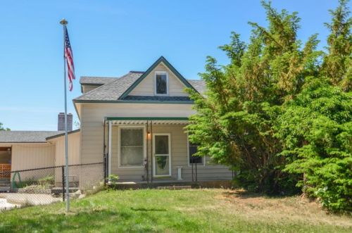 5840 Old Naches Hwy, Goose Prairie, WA 98937-9247