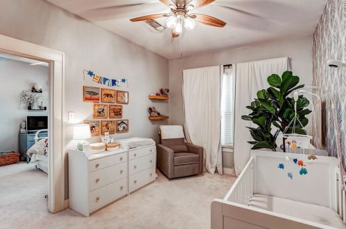 2208 Hillcrest St, Fort Worth TX  76107-4300 exterior