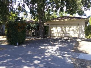 7573 Prospect Rd, Cupertino, CA 95014-5242