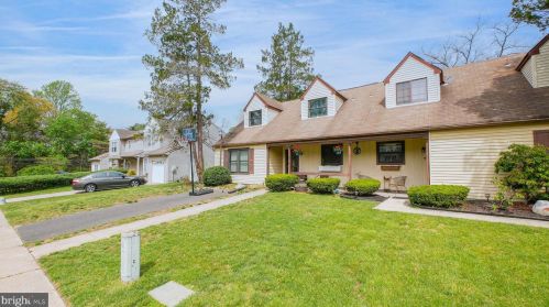 7 Dickenson Dr, Erial, NJ 08081-2402