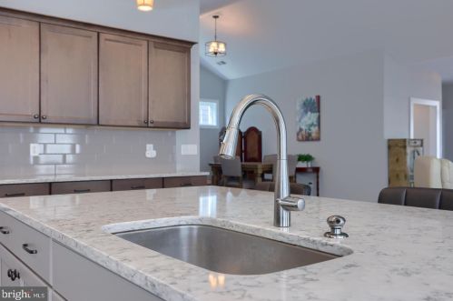 412 Constitution Dr, Ephrata PA  17522 exterior