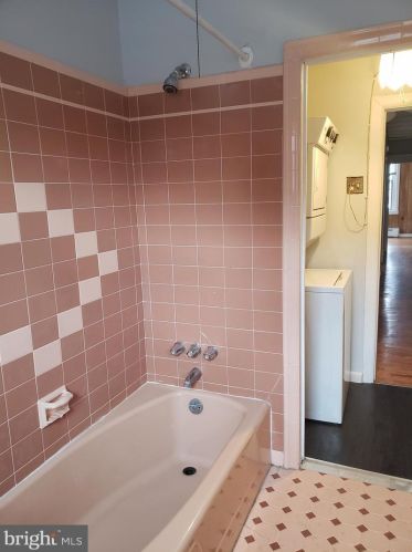 1813 19 St, Philadelphia PA  19146-1438 exterior