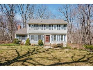 347 Foxwood Rd, Guilford, CT 06437-2243