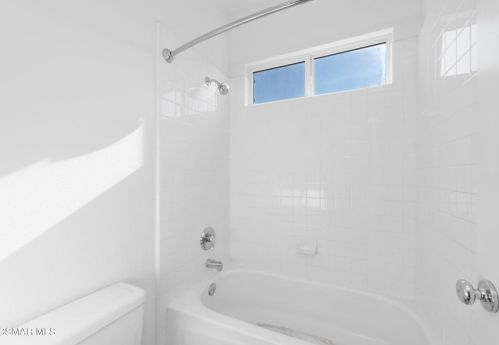 5934 Indian Terrace Dr, Simi Valley CA  93063-5771 exterior