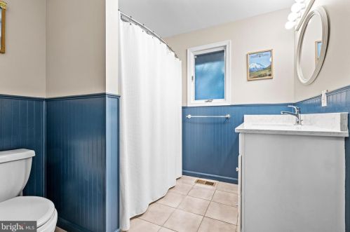 646 Maple Ave, Tavistock NJ 08033-1147 exterior